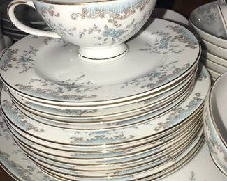 VINTAGE IMPERIAL FINA CHINA SEVILLE DINNERWARE SET 