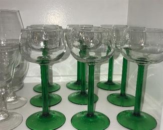 LUMINARC GREEN STEM CLEAR WINE GLASSES  