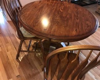 WOODEN ROUND DINING TABLE W/3 CHAIRS
