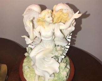 SERAPHIM ANGEL MUSIC BOX 