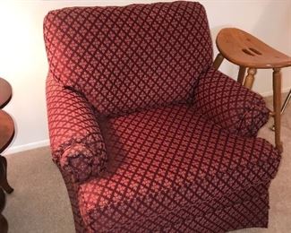 VINTAGE ARM CHAIR