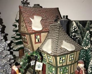 DEPARTMENT 56 VILLAGE HERITAGE HOUSES AND  ACCESSORIES