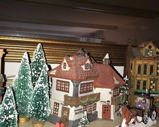 DEPARTMENT 56 VILLAGE HERITAGE HOUSES AND  ACCESSORIES