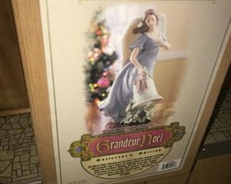 GRANDEUR NOEL COLLECTOR'S EDITION PORCELAIN ANGEL FIGURINE 