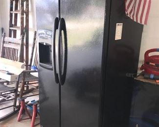 MAYTAG REFRIGERATOR 