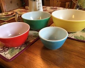 Vintage Pyrex primary color nesting bowls set - Also Known as the Worlds most famous bowl set