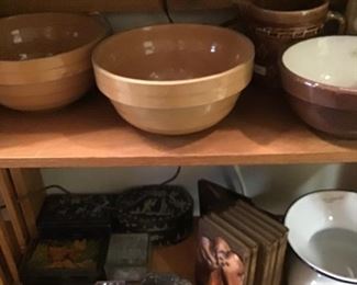 Vintage mixing bowls