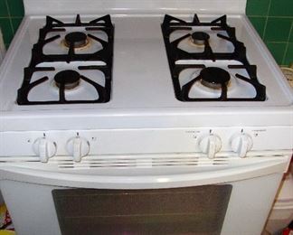 KENMORE GAS STOVE IN TOP NOTCH CONDITION!