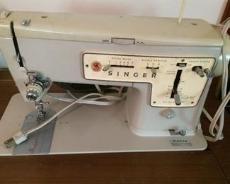Singer zig zag sewing machine 457