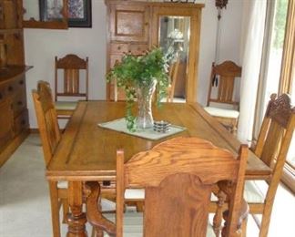 Dining Table , w/ self storing leaves 