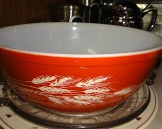 Vintage Pyrex Bowls 