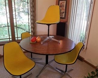 Herman Miller Table and Chairs 