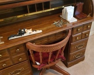 Roll Top Desk with key