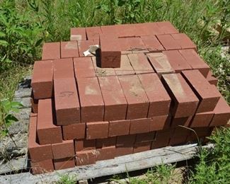 Approx 250 Red Jumbo Brick on 2 Pallets