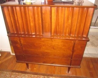Spectacular Mid-Century Modern United Walnut Bedroom Suite Purchased 1961 Complete

