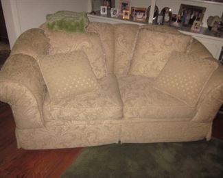 Beautiful Gently Used Living Room Suite