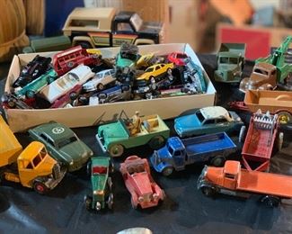 VINTAGE METAL TOYS