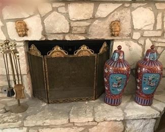 PAIR OF 20TH CENTURY CLOISONNE URNS WITH LIDS/ GROUND RUSSET AND BLUE WITH GOLD ACCENTS