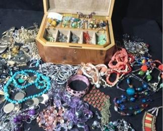 061 Briarwood Box  Jewelry