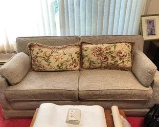 Vintage tweede sleeper sofa. 