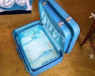 Absolutely vintage but brand new condition found in the Attic all wrapped up suitcase set