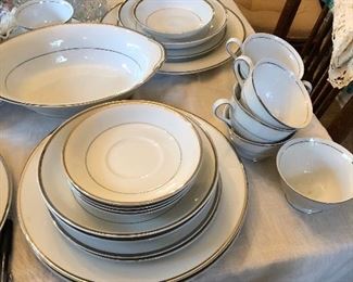 Harmony house silver melody 56 pieces