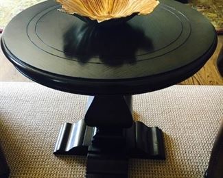 Pottery Barn Round Accent Table, 30'Dia x 27"H