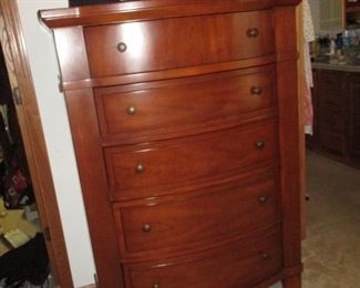 broyhill chest of drawers