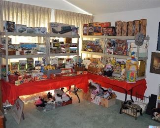 TRAIN and MODEL ROOM