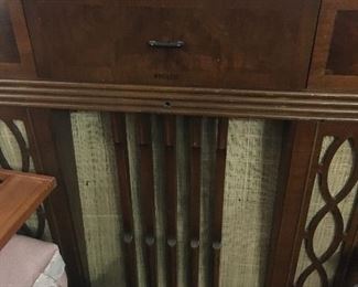 Vintage Philco Stereo and several other Antique Radios