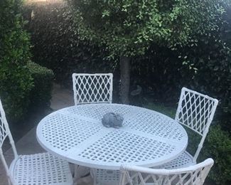 Iron white table and chairs