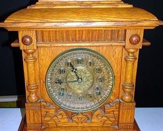 Oak Mantle Clock 