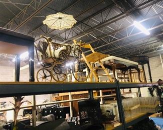 Antique stroller with canopy 