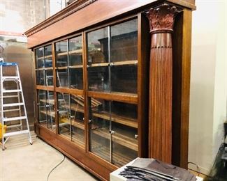 Humidor cabinets for cigar display