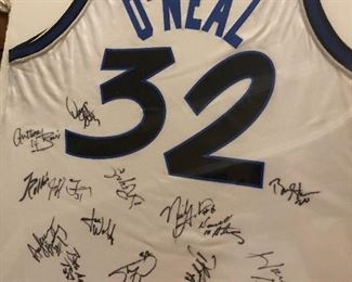 Shaquille O’Neal team signed jersey