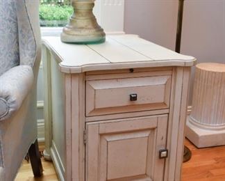 Cottage Chic / Distressed Creamy White End Table