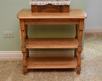 Oak 3-Tiered End Table