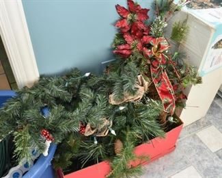 Christmas Decor - Wreaths & Garlands