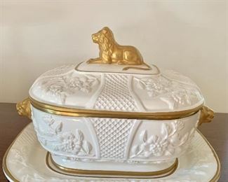 Jeanne Reed's soup tureen.  Made in Italy.