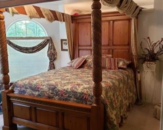 4 Poster canopy bed