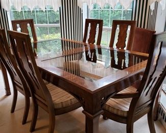lovely dining room table and chairs