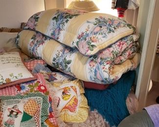 bedspreads, blankets, linens