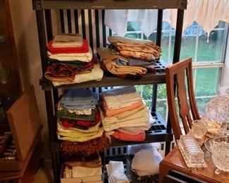 these are table clothes, napkins, etc..