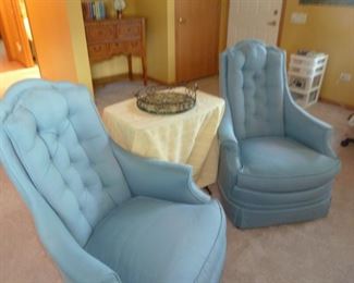 wing back club chairs