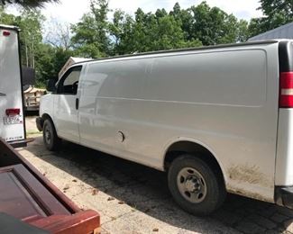 2008 Chevrolet Express Van $900.