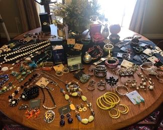 We have a huge amount of costume jewelry in this sale and this is only a small part of it. Earrings, bracelets, necklaces and more.