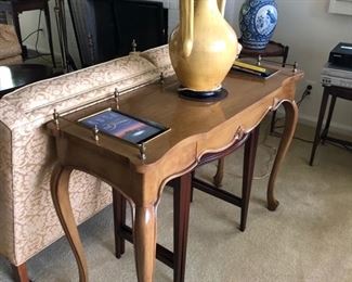 Console, coffee & end tables