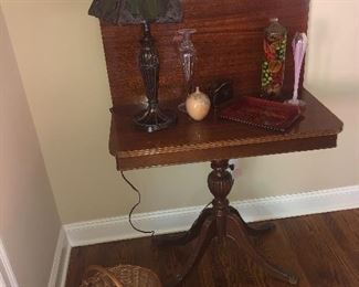 ANTIQUE PEDESTAL TABLE