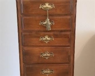 Beautiful Ethan Allen Lingerie/Jewelry chest