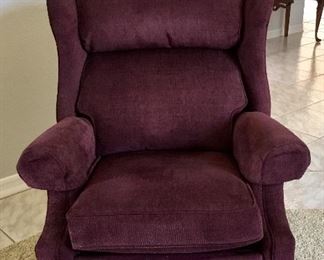 Ethan Allen- Reclines!